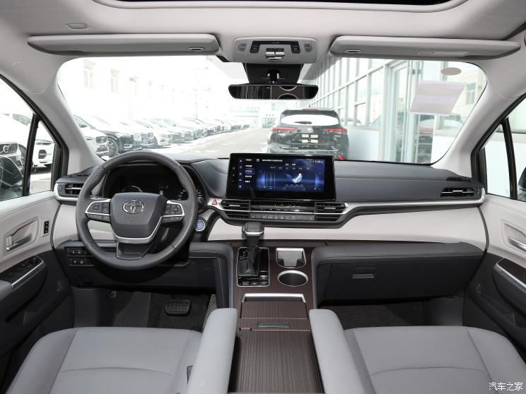 一汽丰田 格瑞维亚 2022款 2.5L混动 尊贵版