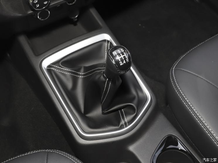 郑州日产 锐骐 2021款 2.4L汽油四驱舒享版基型车2TZD 郑州日产 锐骐 2021款 2.4L汽油四驱舒享版基型车2TZD