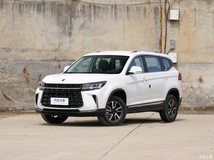 东风风行 风行T5 2023款 1.6L 手动基本型 东风风行 风行T5 2023款 1.6L 手动基本型