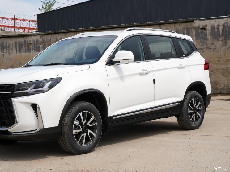 东风风行 风行T5 2023款 1.6L 手动基本型 东风风行 风行T5 2023款 1.6L 手动基本型