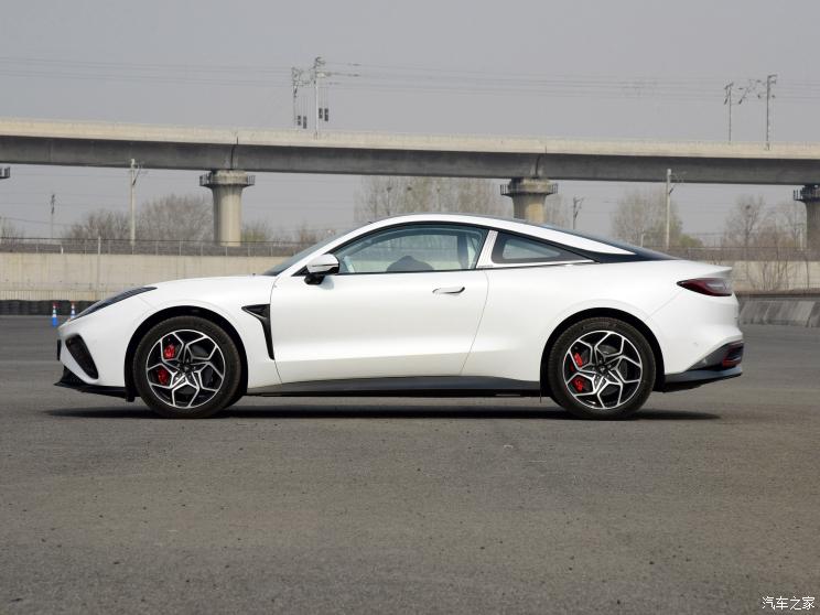 合众汽车 哪吒GT 2023款 580km 四驱基本型 合众汽车 哪吒GT 2023款 580km 四驱基本型