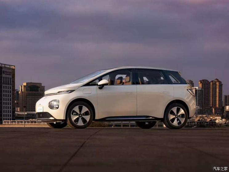 上汽通用五菱 宝骏云朵 2023款 基本型