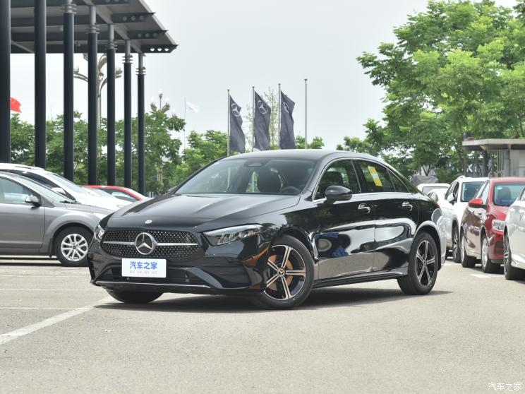 北京奔驰 奔驰A级 2023款 A 200 L 时尚型 北京奔驰 奔驰A级 2023款 A 200 L 时尚型