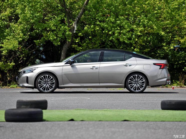 东风日产 天籁 2022款 2.0T XV 尊享版 东风日产 天籁 2022款 2.0T XV 尊享版