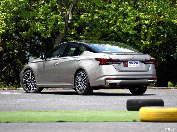 东风日产 天籁 2022款 2.0T XV 尊享版 东风日产 天籁 2022款 2.0T XV 尊享版