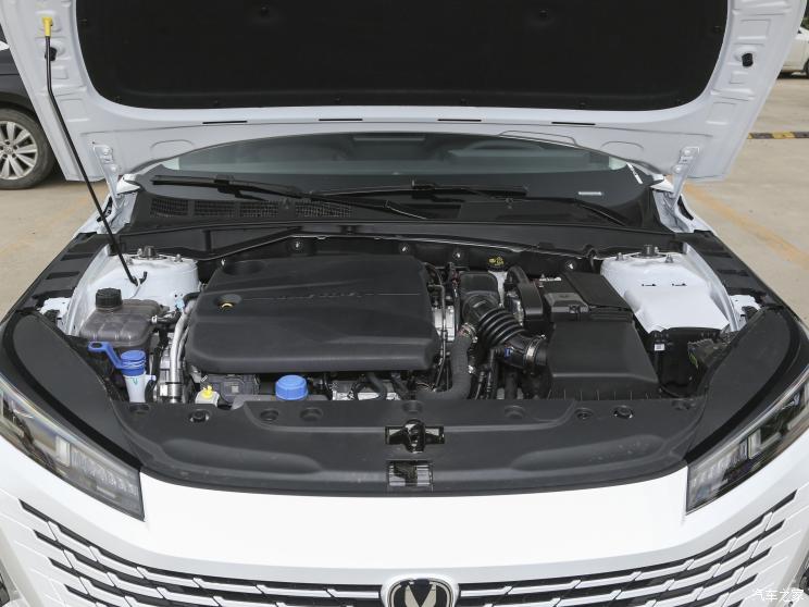 长安汽车 逸达 2023款 蓝鲸NE 1.5T GDI DCT尊享型 长安汽车 逸达 2023款 蓝鲸NE 1.5T GDI DCT尊享型