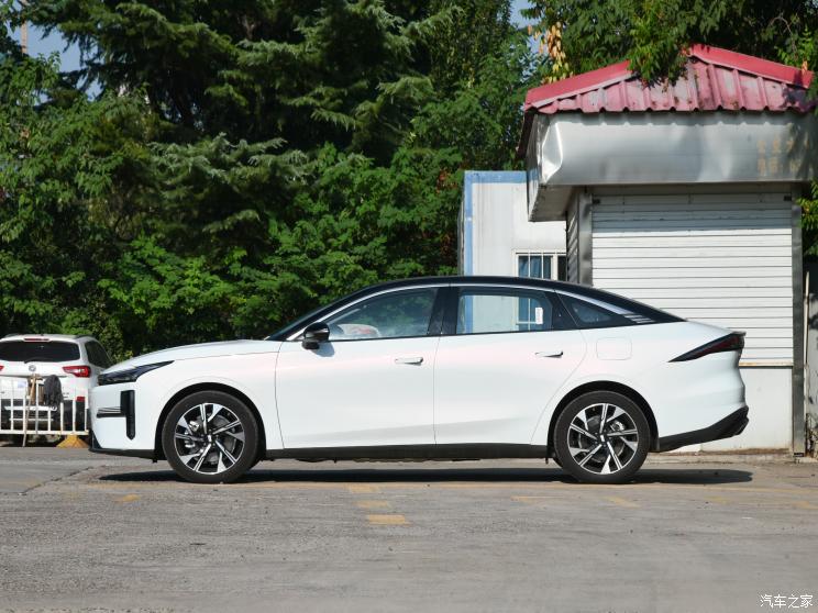 吉利汽车 银河L6 2023款 125km 星舰 吉利汽车 银河L6 2023款 125km 星舰