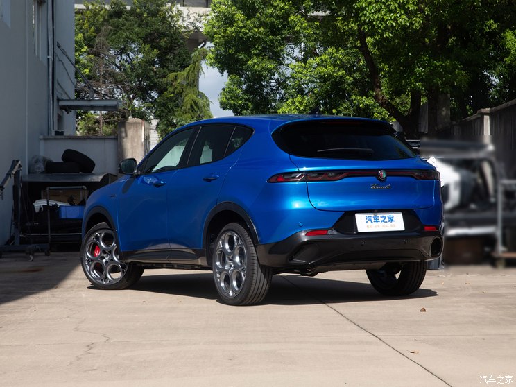 阿尔法・罗密欧 Tonale 2023款 基本型 阿尔法・罗密欧 Tonale 2023款 基本型