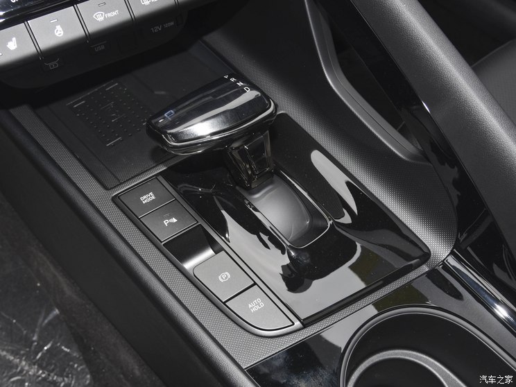 北京现代 伊兰特 2023款 240TGDi DCT N Line LUX尊贵版 北京现代 伊兰特 2023款 240TGDi DCT N Line LUX尊贵版