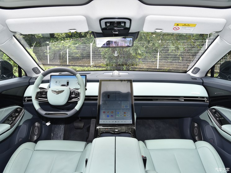 远航汽车 远航Y6 2023款 620km 四驱尊享版 远航汽车 远航Y6 2023款 620km 四驱尊享版