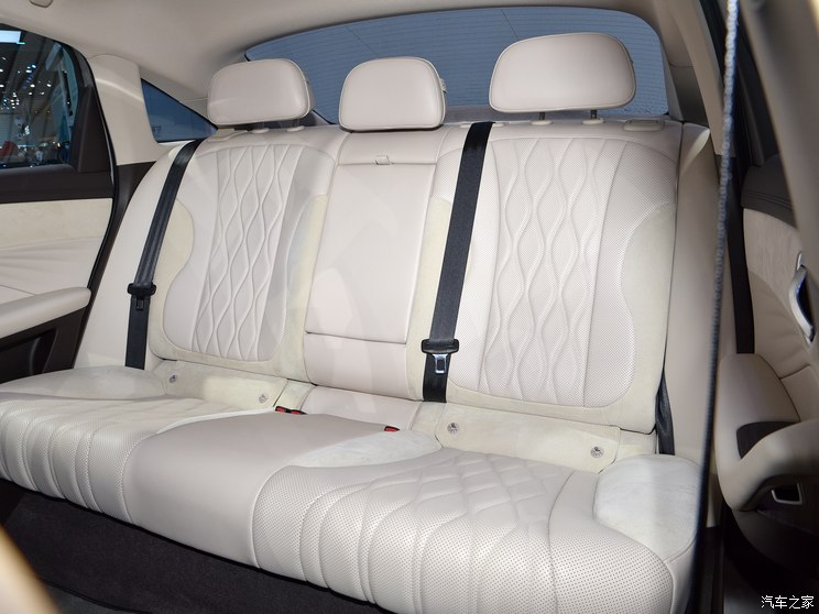 上汽集团 荣威D7 2023款 DMH 上汽集团 荣威D7 2023款 DMH