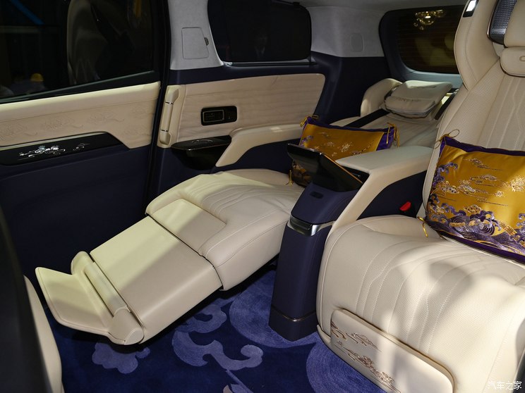 上汽通用别克 世纪 2023款 2.0T 四座私享版 联名高定系列 云水吟 上汽通用别克 世纪 2023款 2.0T 四座私享版 联名高定系列 云水吟