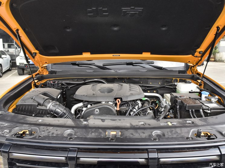 北京越野 北京BJ40 2024款 2.0T 城市猎人版 至尊型 北京越野 北京BJ40 2024款 2.0T 城市猎人版 至尊型