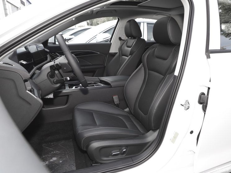 一汽奔腾 奔腾B70 2024款 2.0T 一汽奔腾 奔腾B70 2024款 2.0T