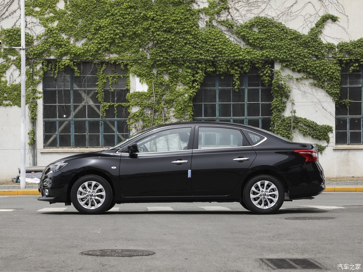 东风日产 轩逸 2022款 经典 1.6XL CVT豪华版 东风日产 轩逸 2022款 经典 1.6XL CVT豪华版