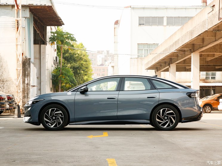 一汽-大众 大众ID.7 VIZZION 2024款 首发版 一汽-大众 大众ID.7 VIZZION 2024款 首发版