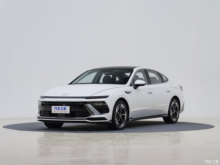 北京现代 索纳塔 2024款 1.5T 高配版 北京现代 索纳塔 2024款 1.5T 高配版