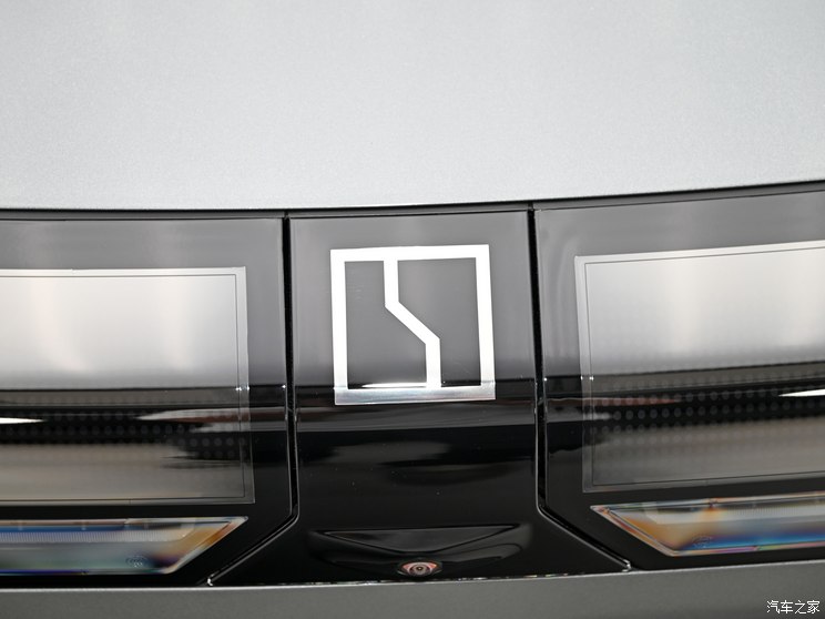 极氪 极氪007 2024款 双电机 极氪 极氪007 2024款 双电机