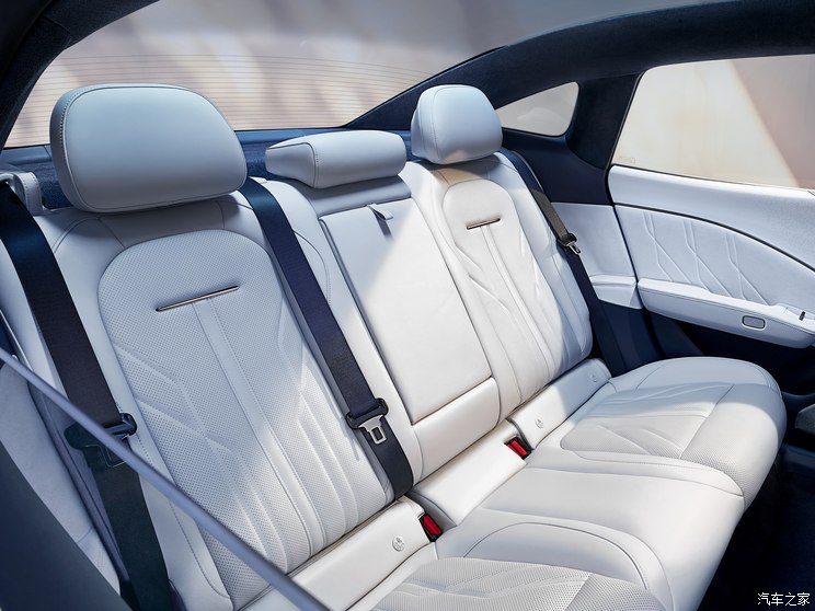 极氪 极氪007 2024款 双电机 极氪 极氪007 2024款 双电机