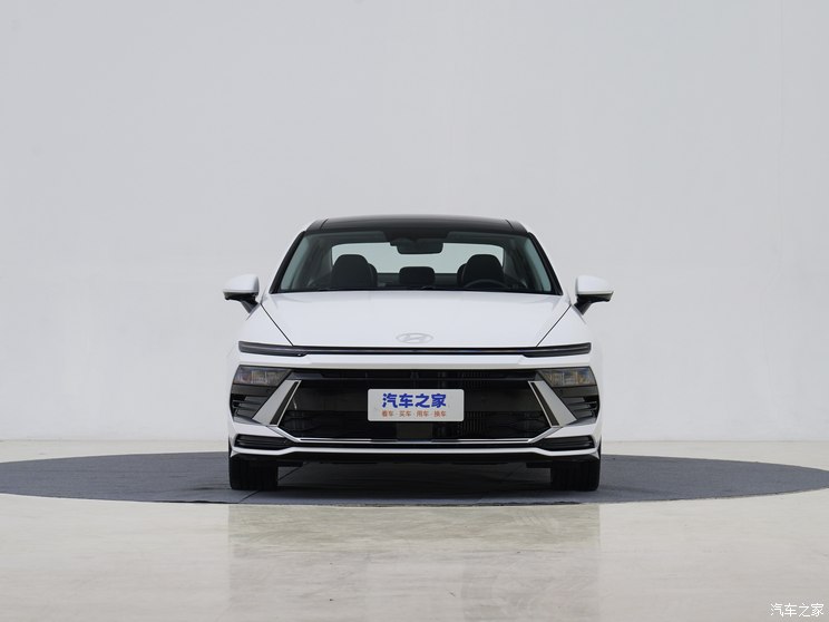 北京现代 索纳塔 2024款 1.5T 高配版 北京现代 索纳塔 2024款 1.5T 高配版