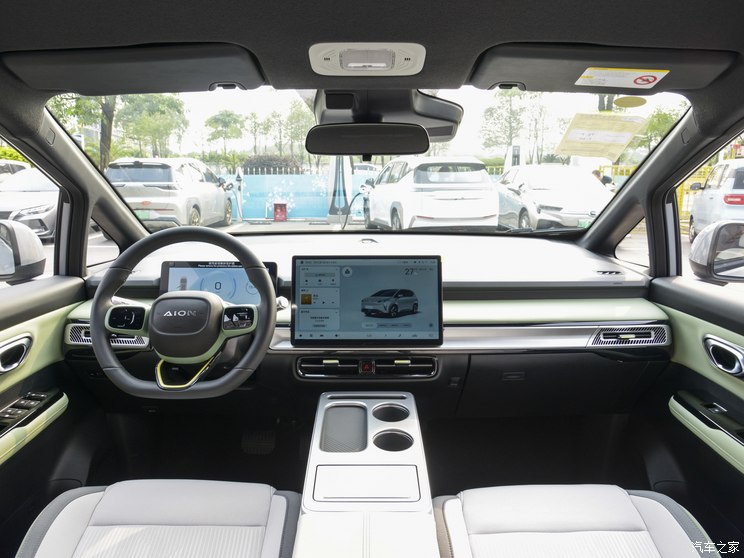 埃安 AION Y 2023款 Plus 80 乐享版 三元锂