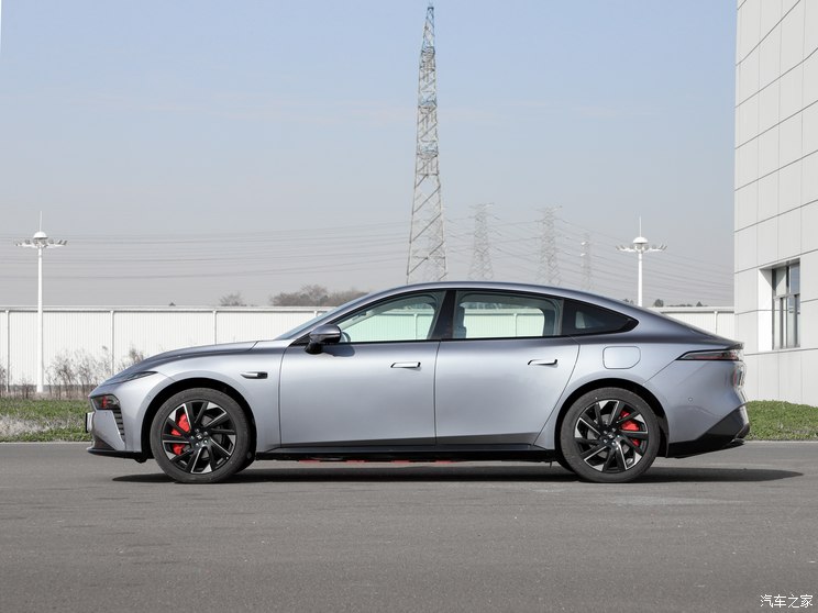 东风乘用车 eπ 007 2023款 低配版 东风乘用车 eπ 007 2023款 低配版