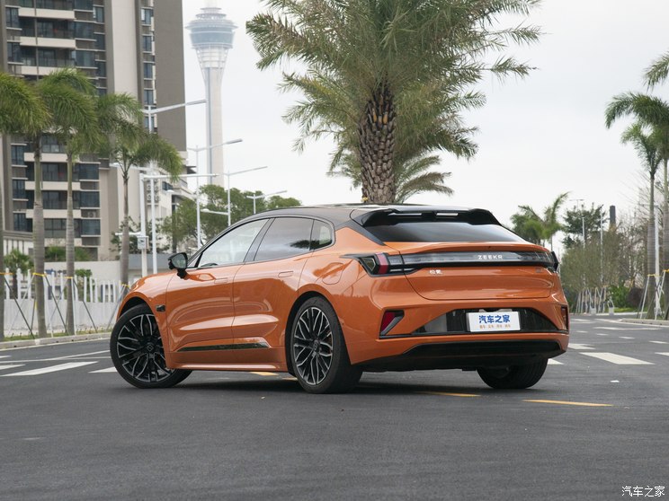 极氪 极氪001 2024款 三元锂 双电机 极氪 极氪001 2024款 三元锂 双电机