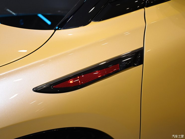 一汽红旗 红旗EHS7 2024款 双电机 一汽红旗 红旗EHS7 2024款 双电机