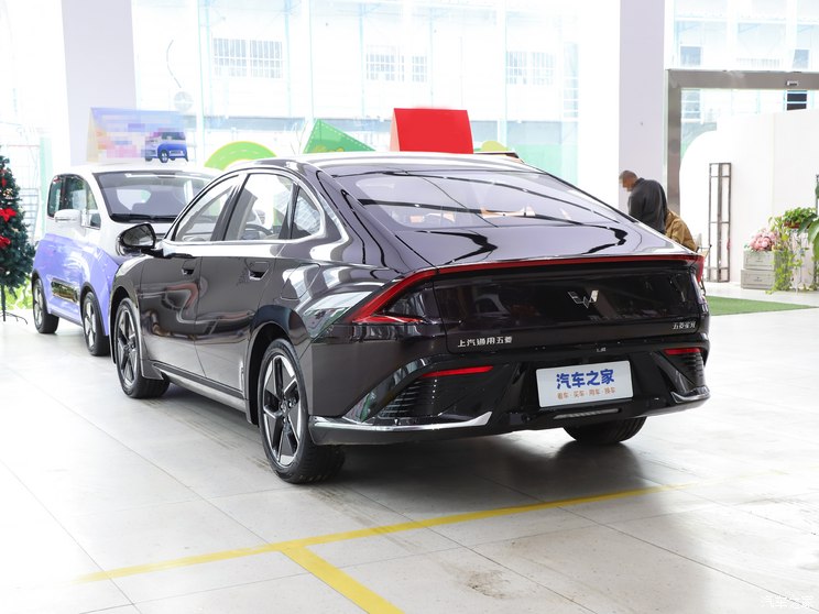 上汽通用五菱 五菱星光 2024款 纯电高配