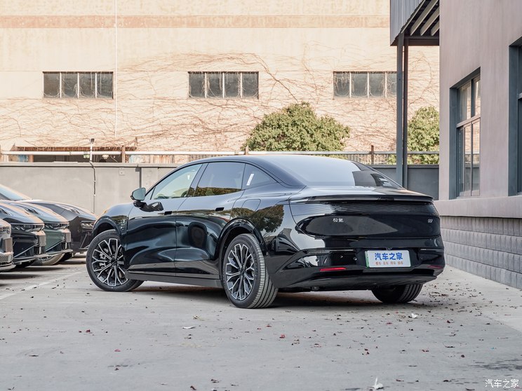 极氪 极氪007 2024款 四驱版 75kWh 极氪 极氪007 2024款 四驱版 75kWh