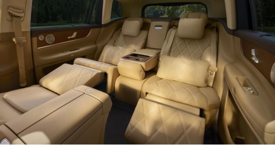 0822【外围稿】树智慧出行新标杆，问界M9 2025款智能座舱领先一代(1)550.png